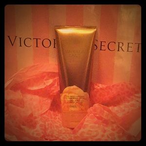 VS VANILLA LACE cream